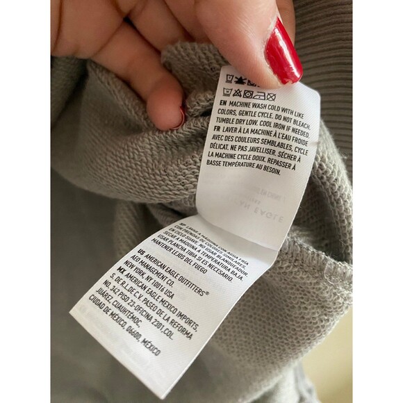 American Eagle AE Fleece Crew Neck Sweatshirt Small Gray Green Camo NWT - Picture 8 of 12